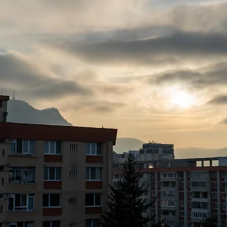 Mohost Victory - Luxe Retreat With Mountain Views Apartment *