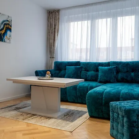 Mohost Victory - Luxe Retreat With Mountain Views *